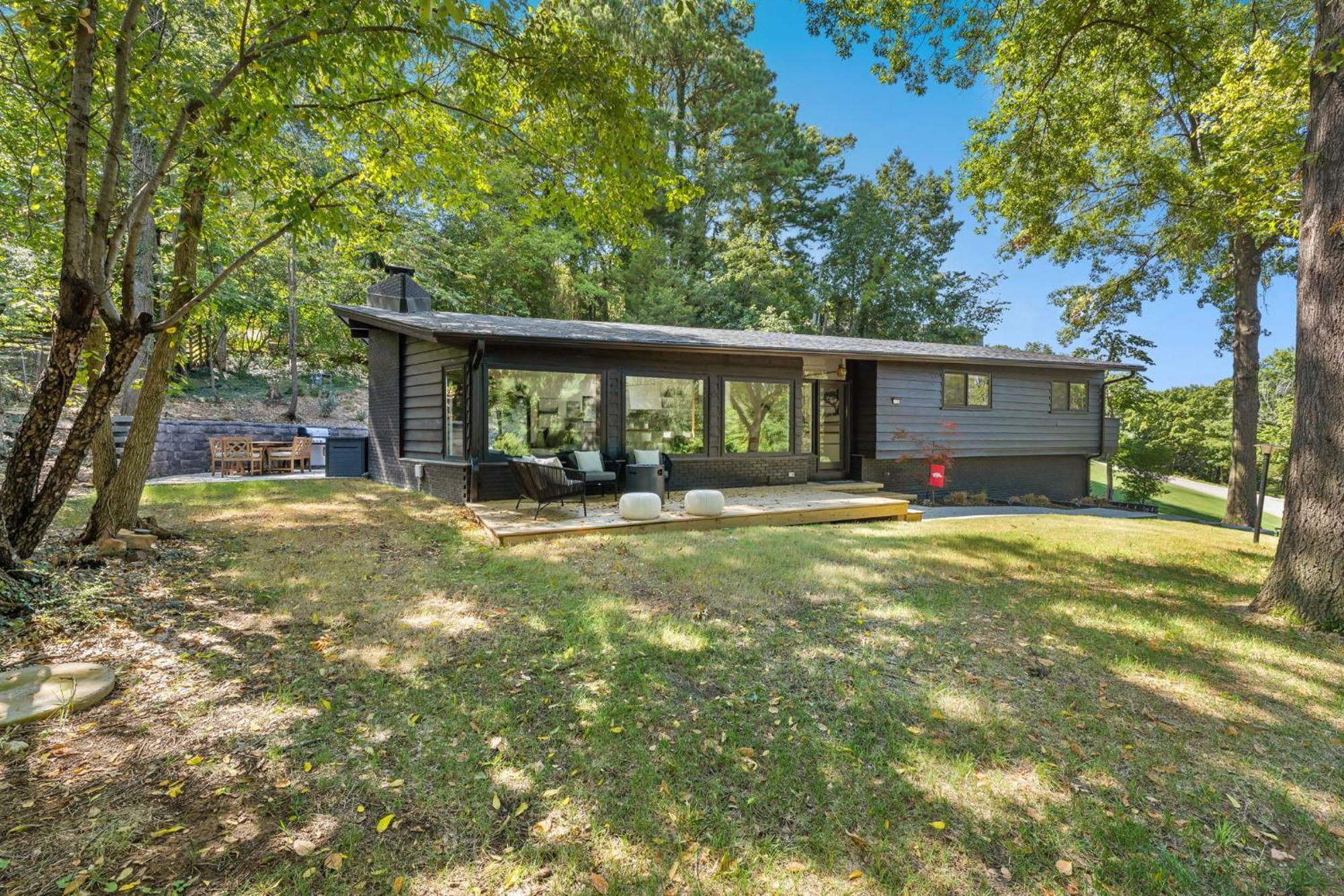 Villa Lucille-5 Min To Dt & Uofa-Serene Nature Views Fayetteville Exterior foto